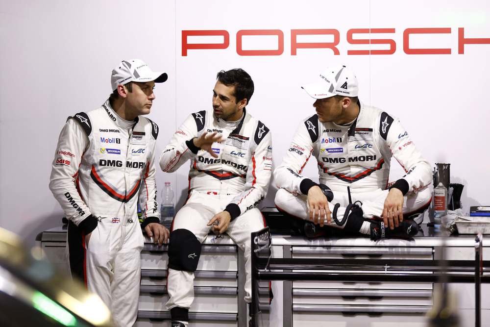 Posádka Porsche 919 Hybrid #1 Nick Tandy, Neel jani, André Lotterer (zleva)