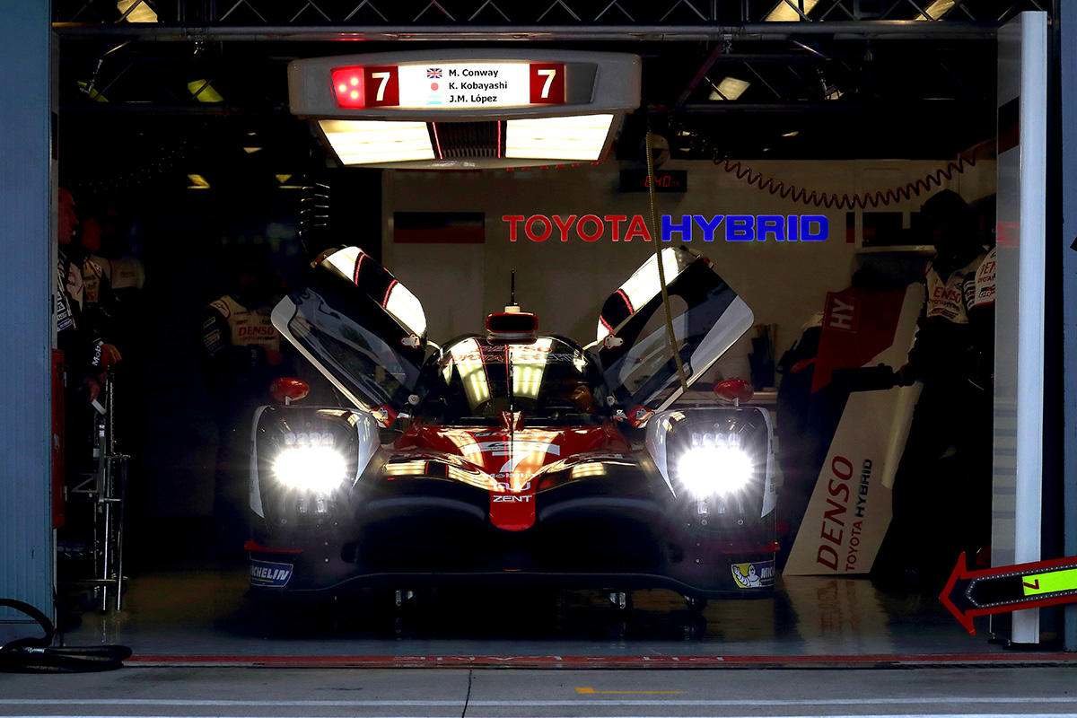 Prototyp Toyota TS050 Hybrid při prologu WEC 2017 v Monze