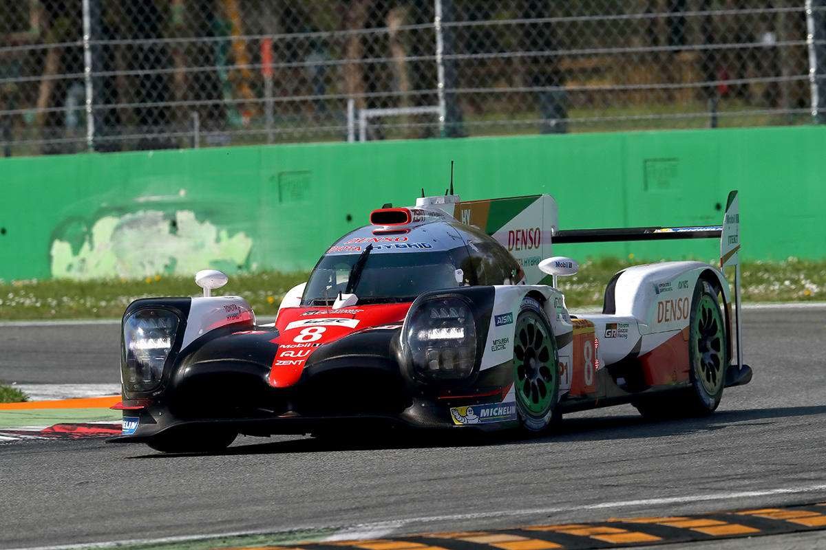 Prototyp Toyota TS050 Hybrid při prologu WEC 2017 v Monze