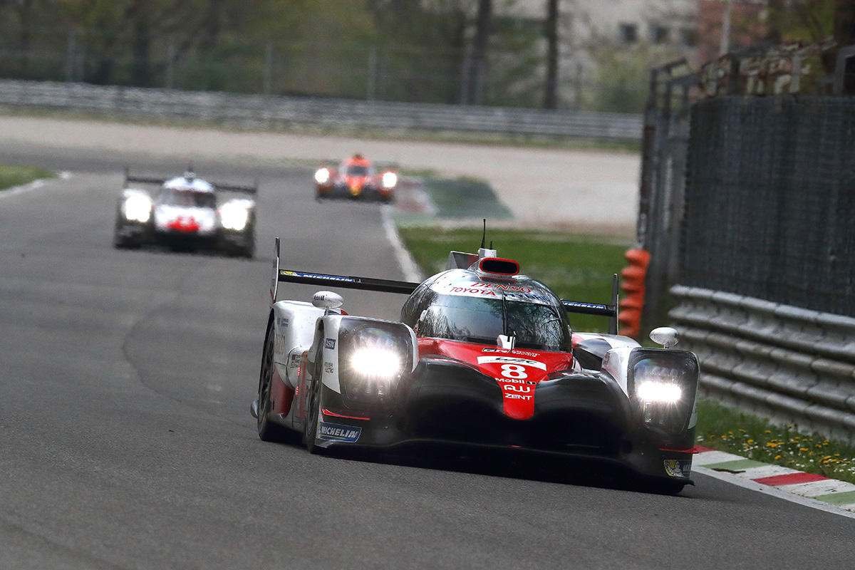 Prototyp Toyota TS050 Hybrid při prologu WEC 2017 v Monze