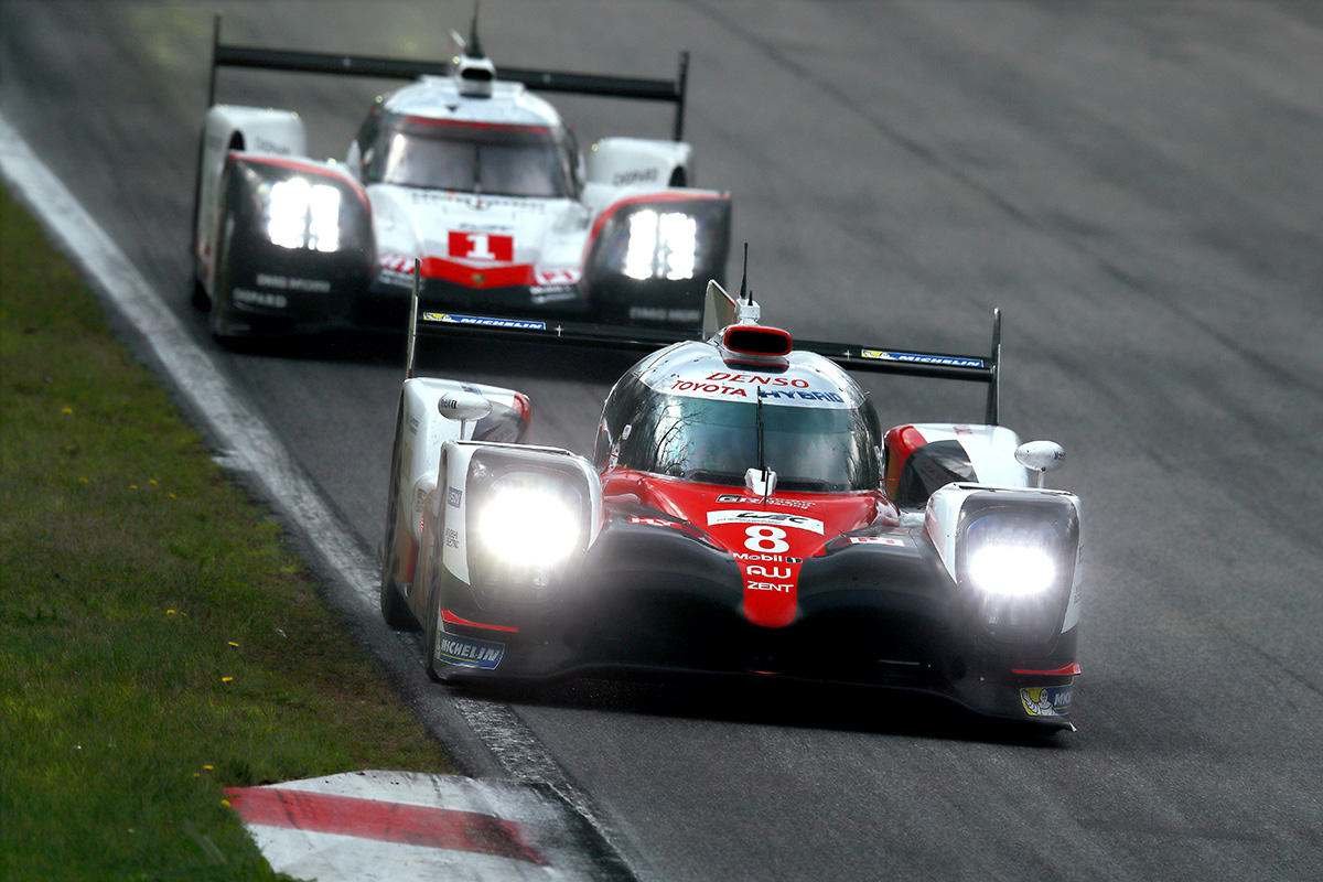 Prototyp Toyota TS050 Hybrid při prologu WEC 2017 v Monze