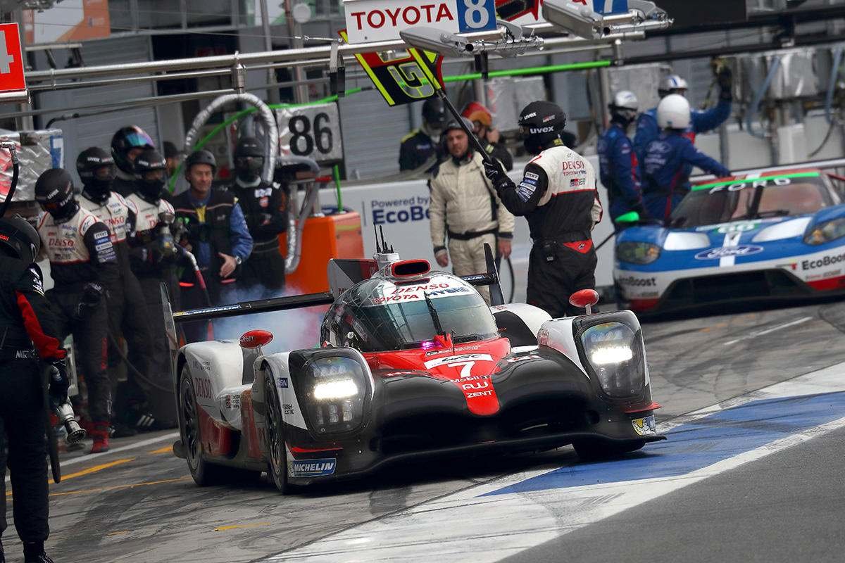 Prototyp Toyota TS050 Hybrid při prologu WEC 2017 v Monze