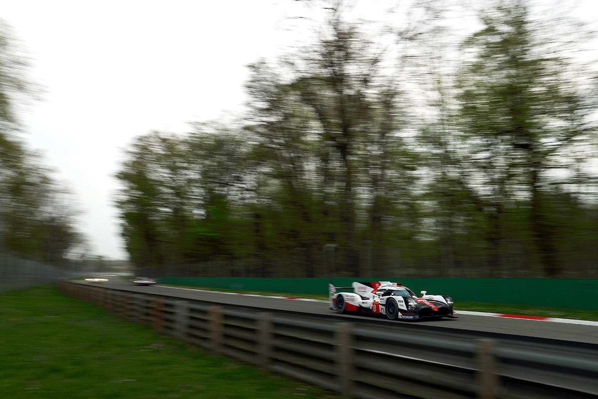 Prototyp Toyota TS050 Hybrid při prologu WEC 2017 v Monze