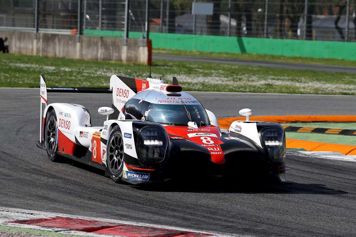 Prototyp Toyota TS050 Hybrid při prologu WEC 2017 v Monze