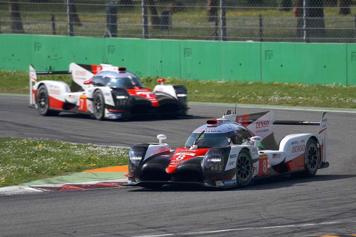 Prototyp Toyota TS050 Hybrid při prologu WEC 2017 v Monze