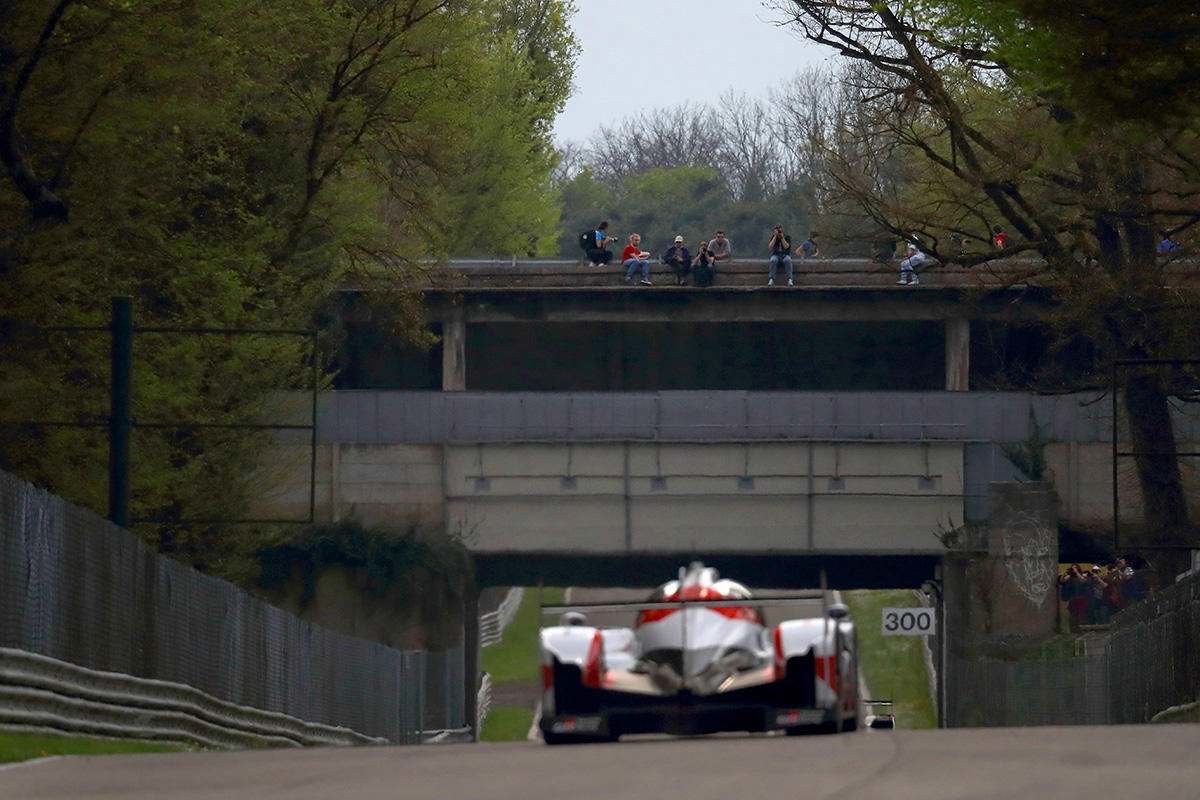 Prototyp Toyota TS050 Hybrid při prologu WEC 2017 v Monze