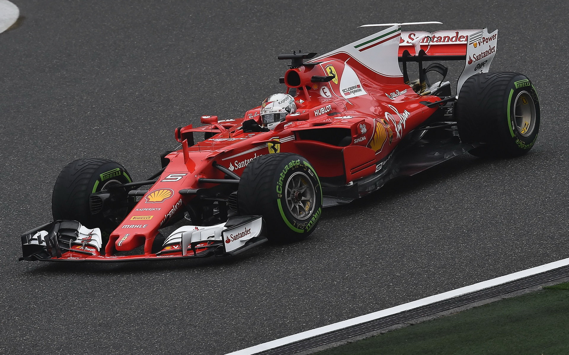 Sebastian Vettel s Ferrari SF70H v Číně