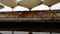 Romain Grosjean za deštivého tréninku v Číně