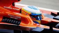 Fernando Alonso s McLarenem v Číně