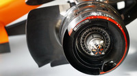 Brzdy Akebono na McLarenu MCL32
