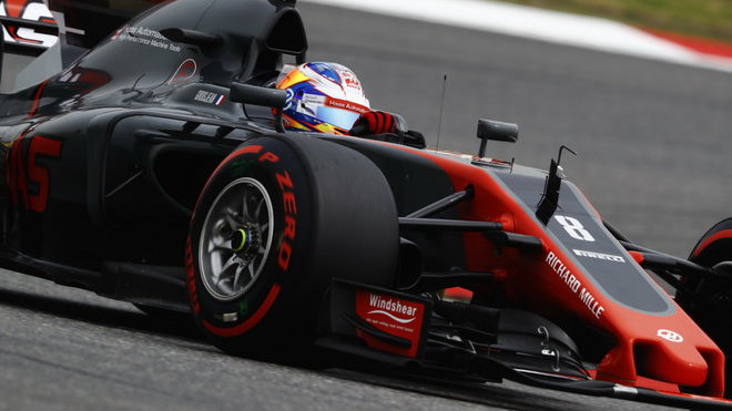 Romain Grosjean v kvalifikaci v Číně, kde byl potrestán za nedostatečné zpomalení
