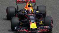 Max Verstappen v kvalifikaci v Číně