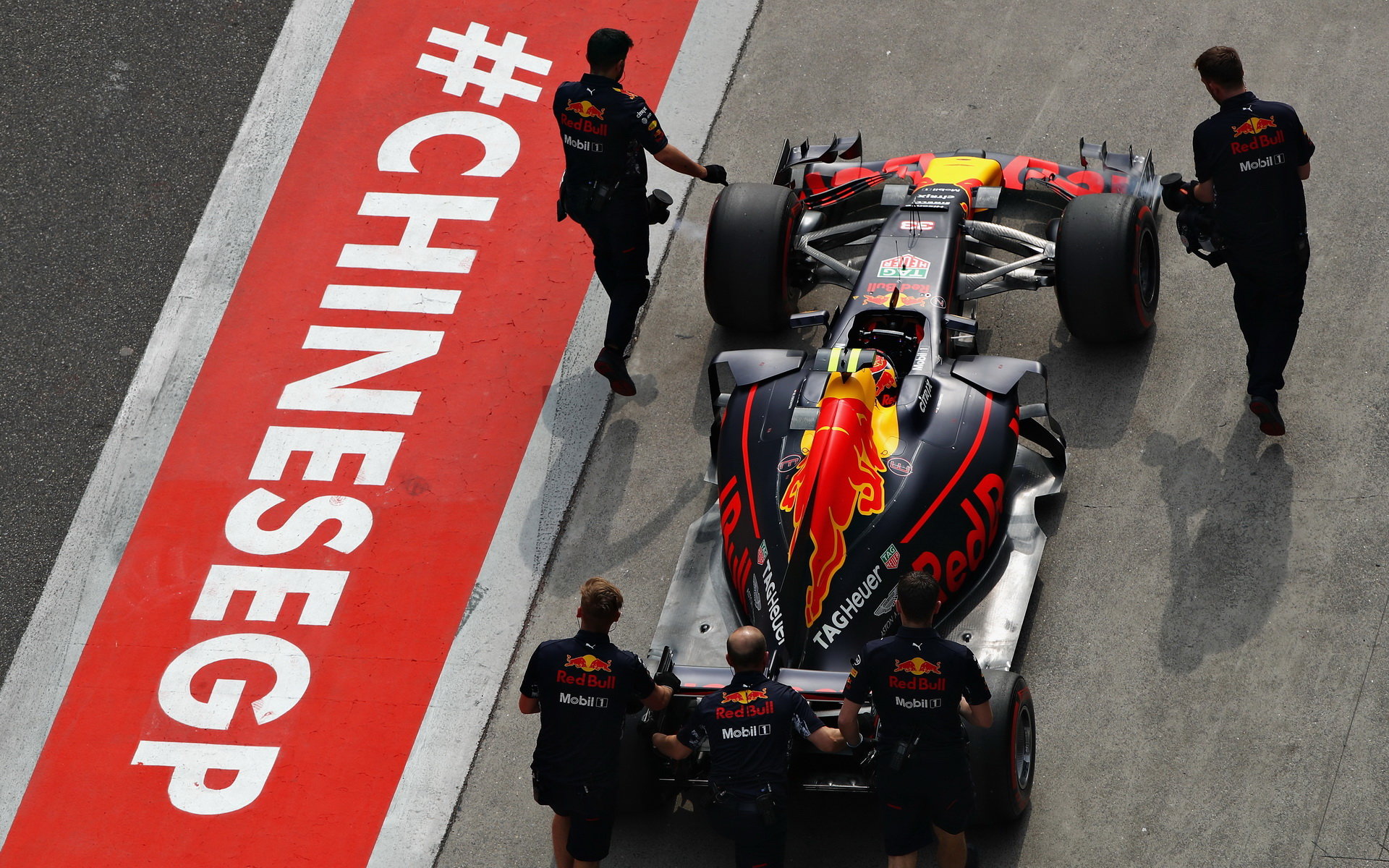 Max Verstappen v kvalifikaci v Číně