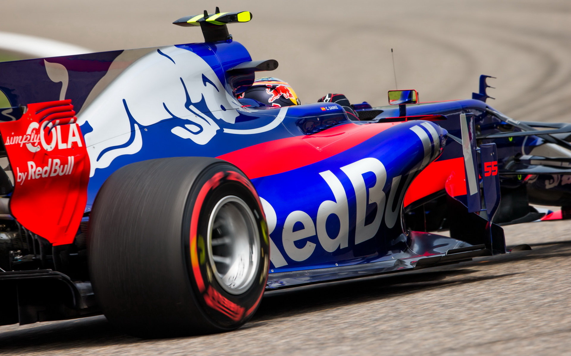Navzdory posledním neúspěchům má Kvjat stále důvěru vedení Red Bullu