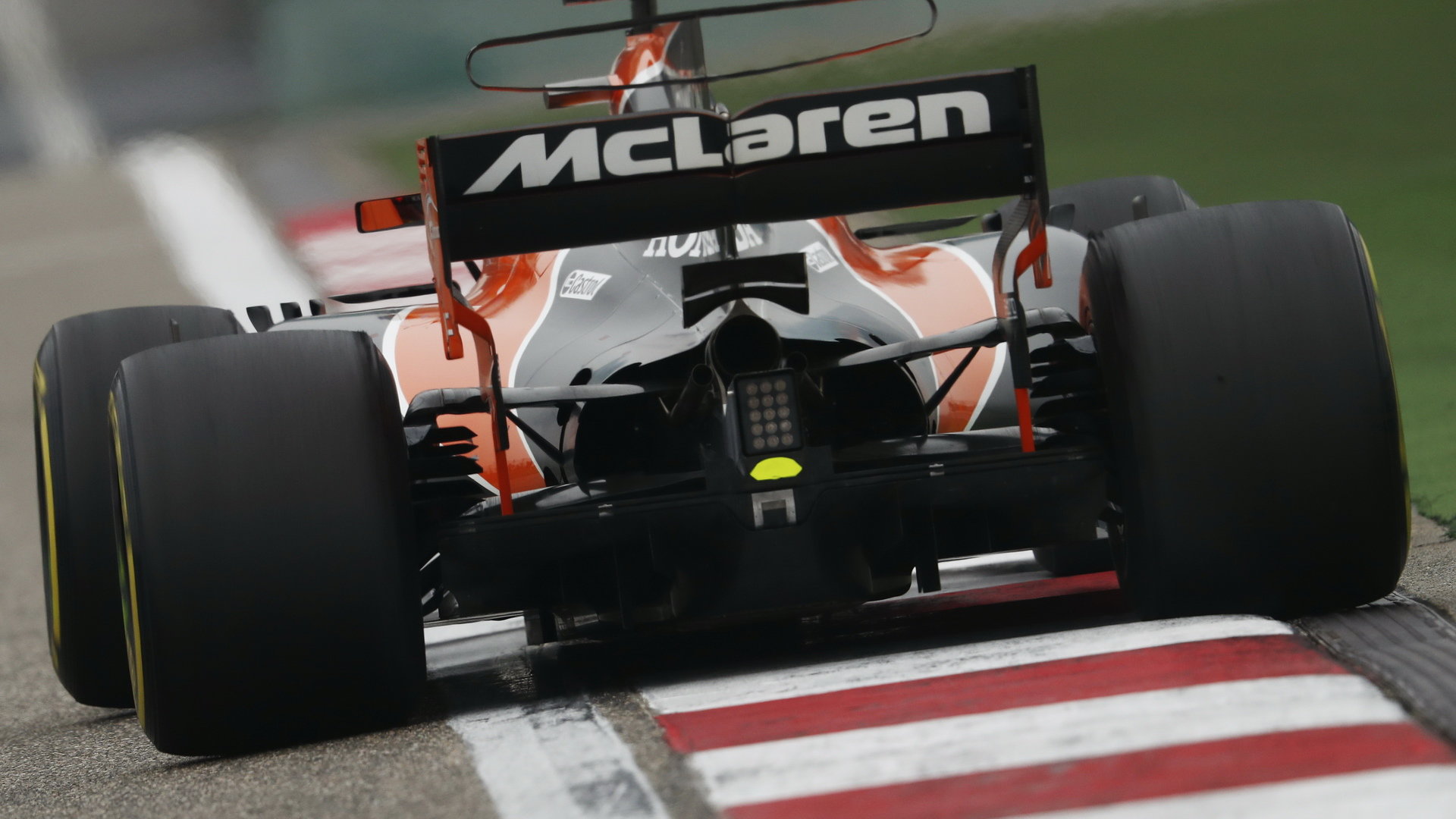 V Číně dělal Alonso s McLarenem zázraky, do cíle však kvůli technickému problému opět nedojel