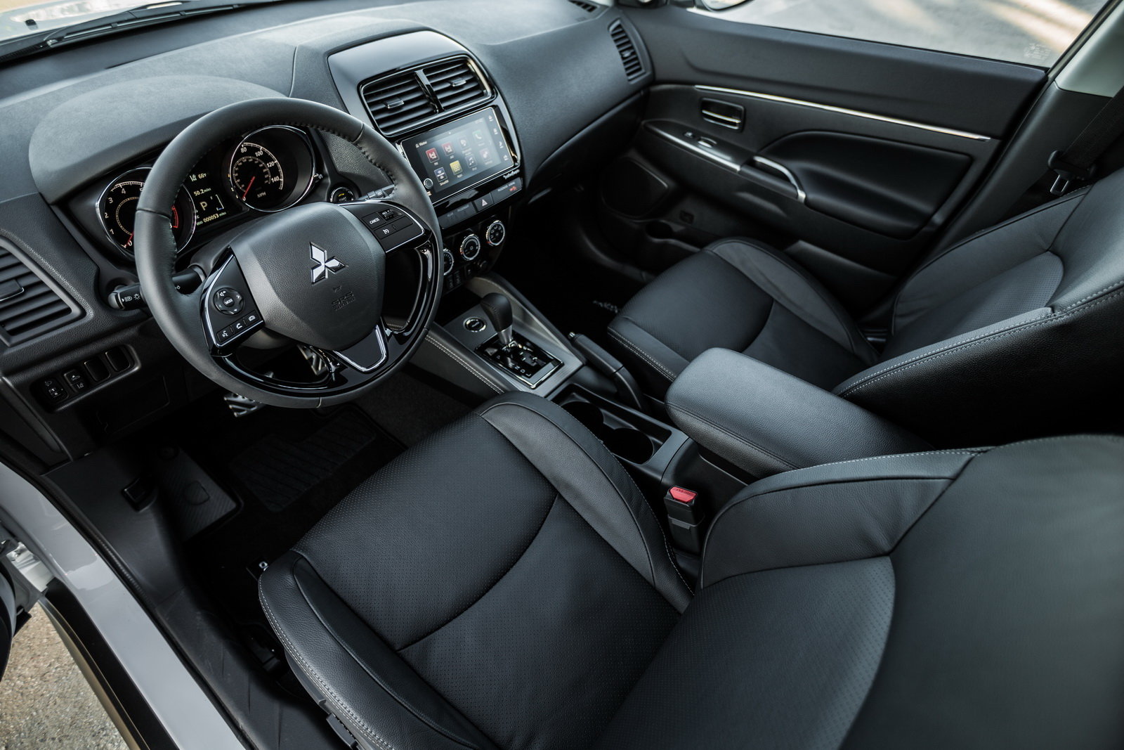 Mitsubishi překvapilo faceliftem malého ASX na autosalonu v New Yorku, moderní prvky konkurence ale postrádá i nadále
