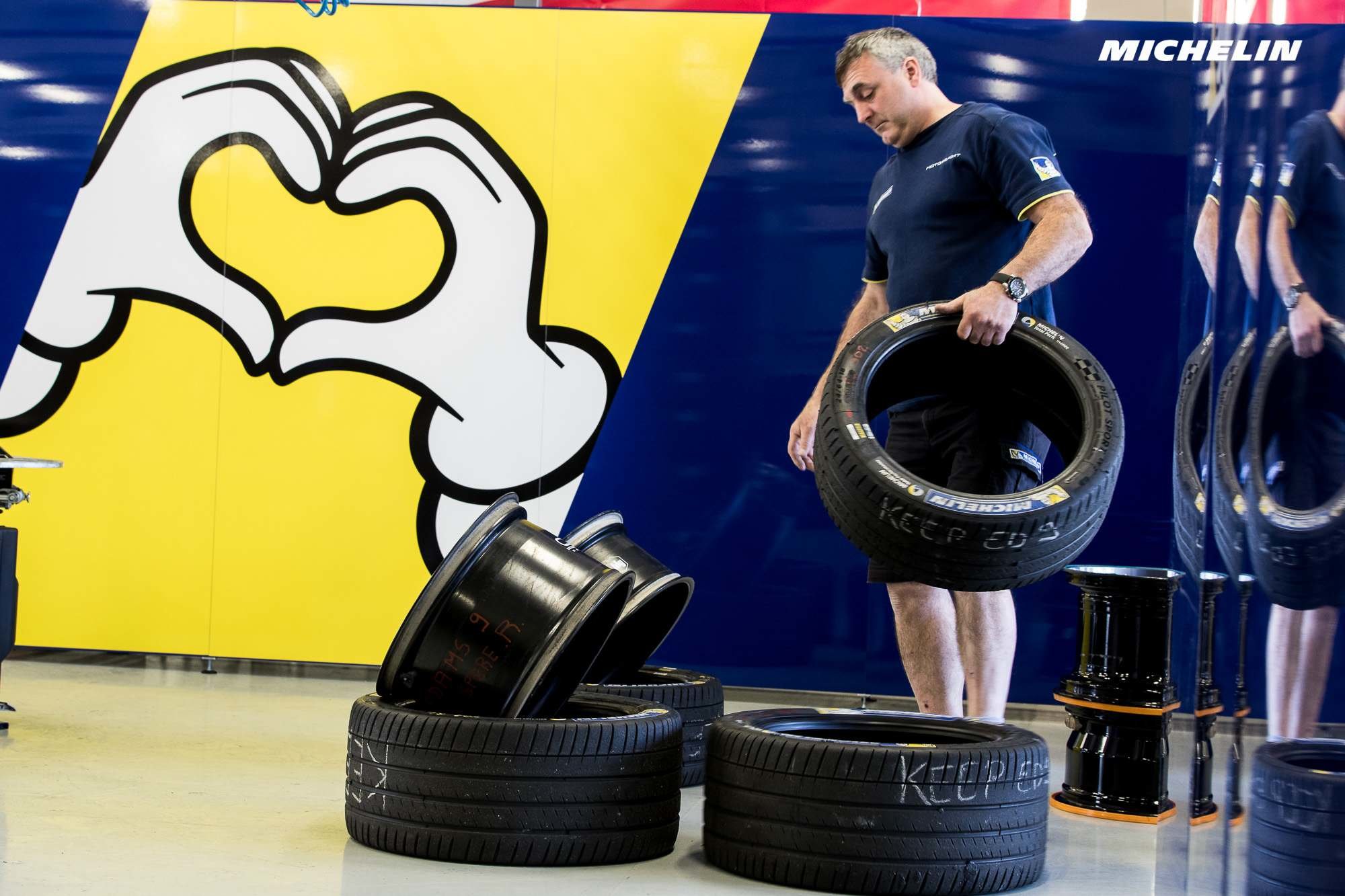 Michelin v Paddocku WEC