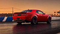 Bezkonkurenční start. Dodge Challenger SRT Demon používá ultraširoké, téměř závodní pneumatiky Nitto ve spojení se systémem TransBrake