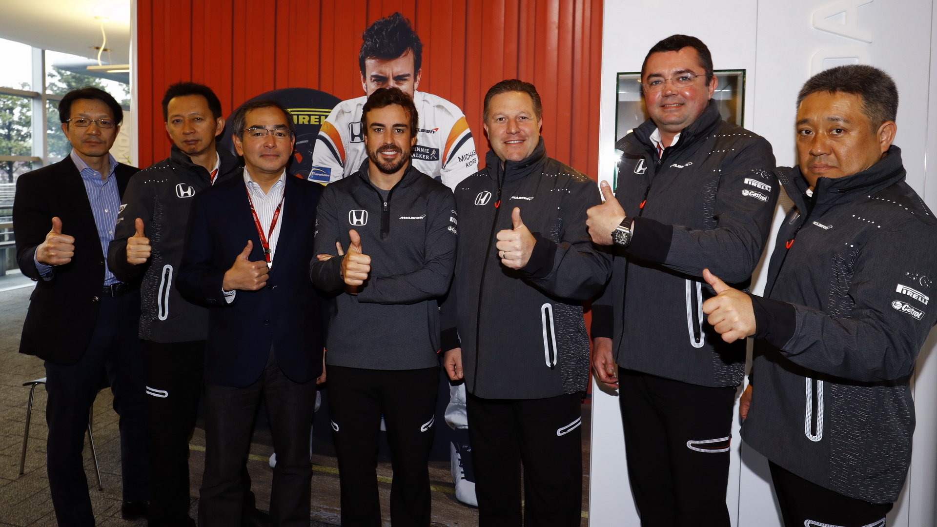 Představitelé McLarenu a Hondy po oznámen návratu do Indy 500