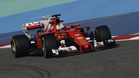 Sebastian Vettel při tréninku v Bahrajnu
