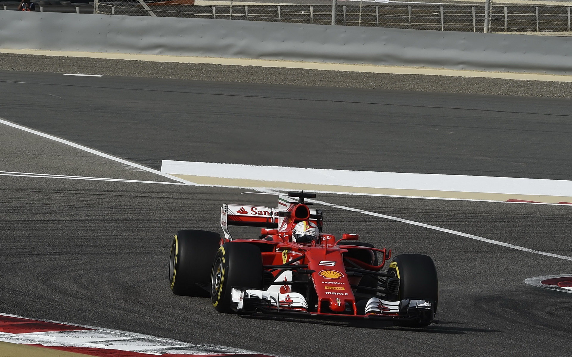 Sebastian Vettel při tréninku v Bahrajnu
