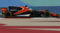 Fernando Alonso při tréninku v Bahrajnu