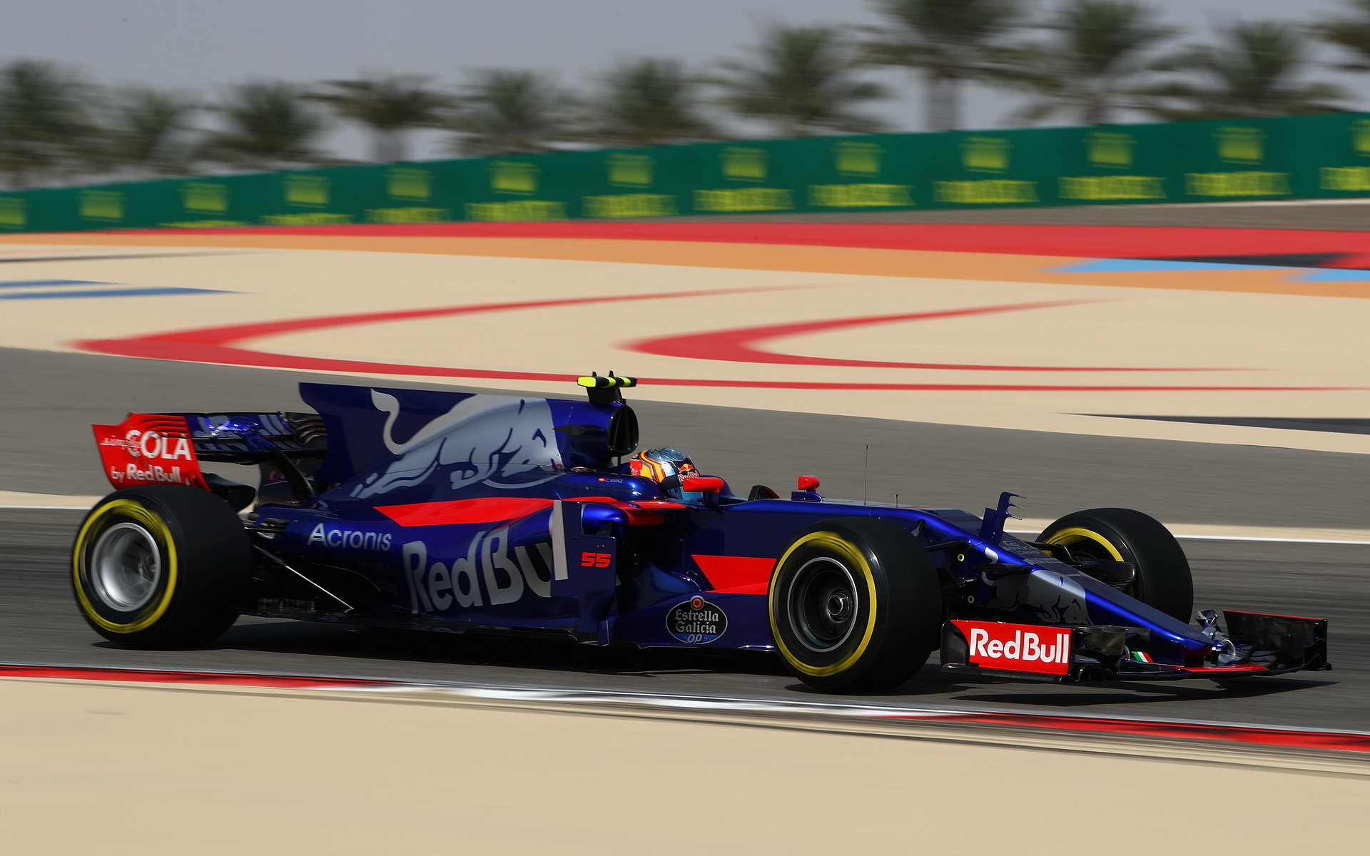 Carlos Sainz při tréninku v Bahrajnu
