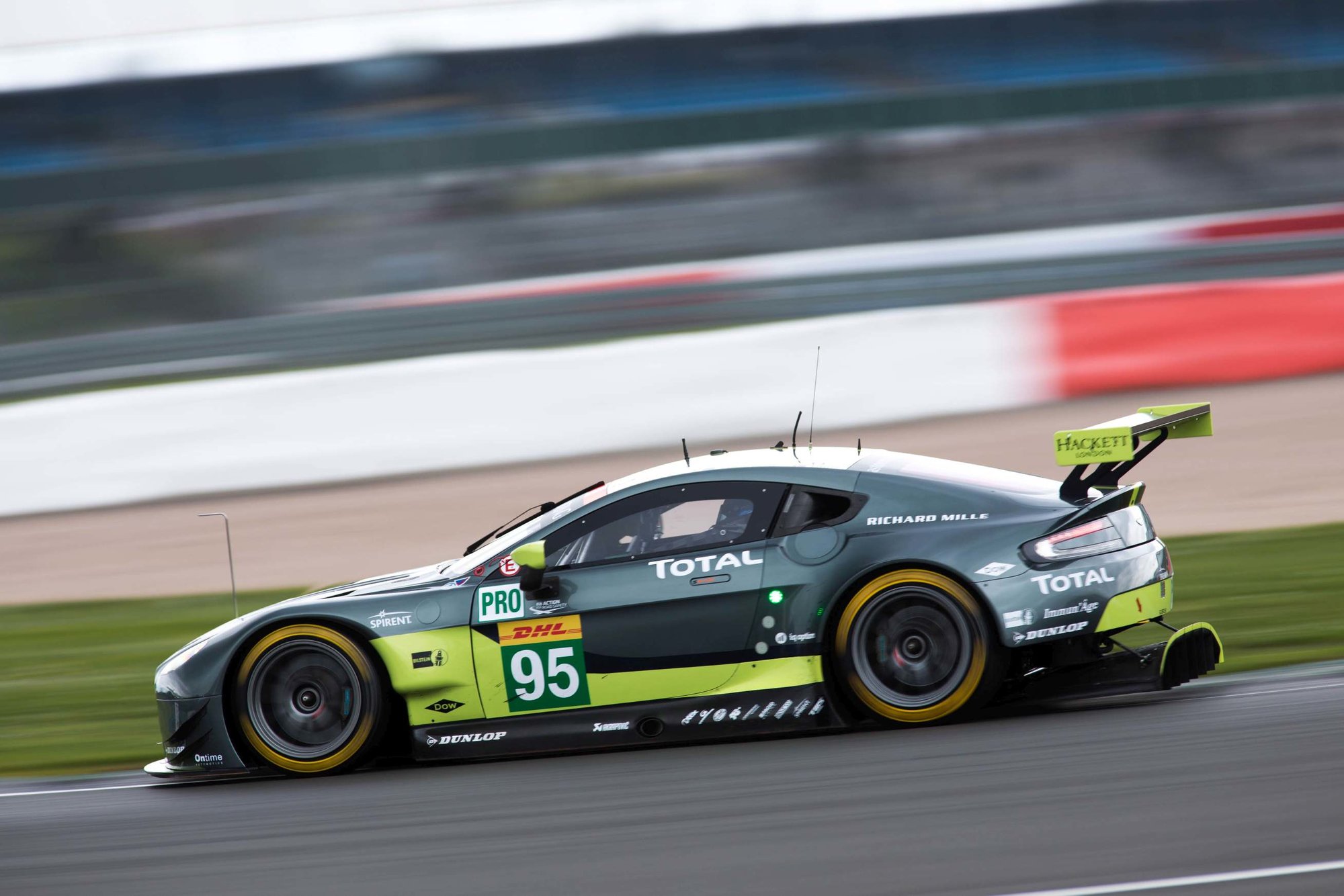 Vůz Aston Martin Vantage V8 GTE posádky Nicki Thiim, Marco Sorensen, Richie Stanaway