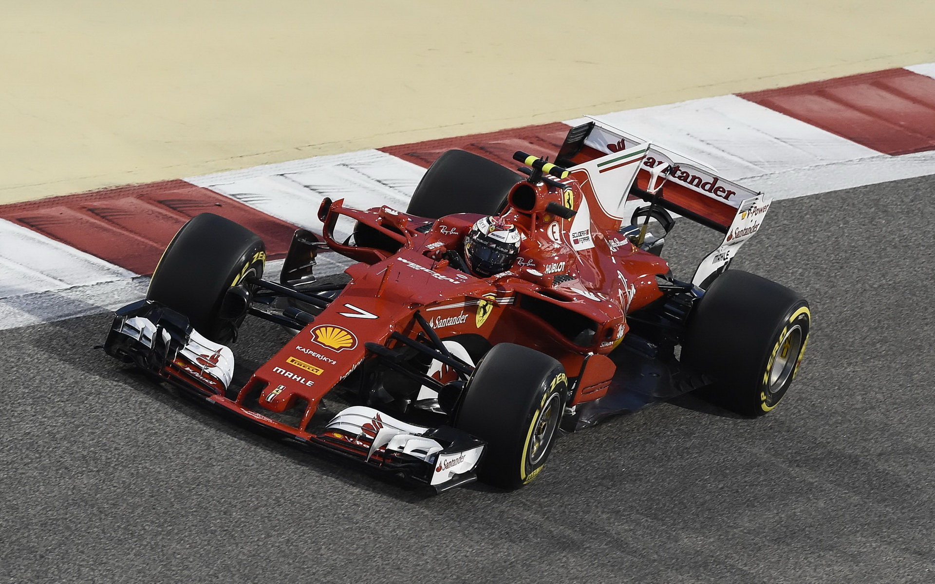 Kimi Räikkönen při tréninku v Bahrajnu