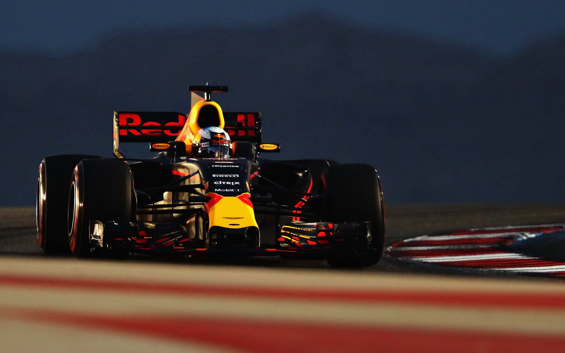 Daniel Ricciardo nenavázal na slibné výkony z tréninku