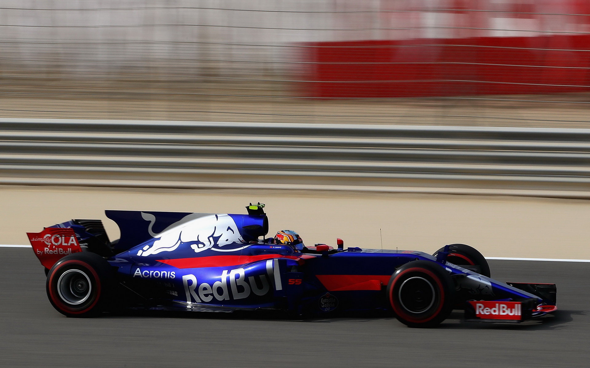 Carlos Sainz při tréninku v Bahrajnu