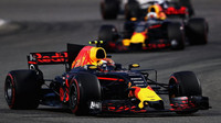 Max Verstappen v závodě v Bahrajnu