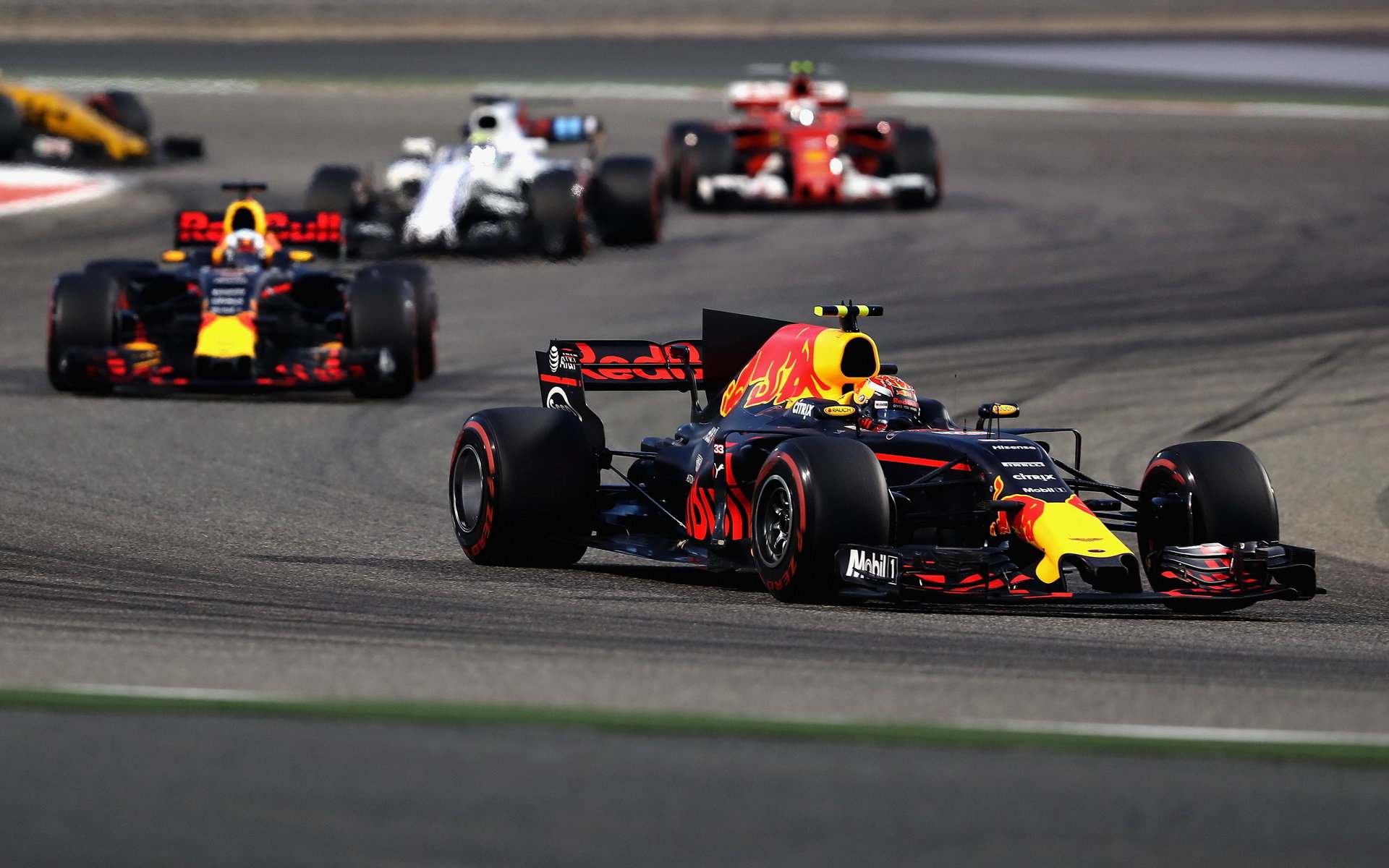 Max Verstappen v úvodu Velké ceny Bahrajnu