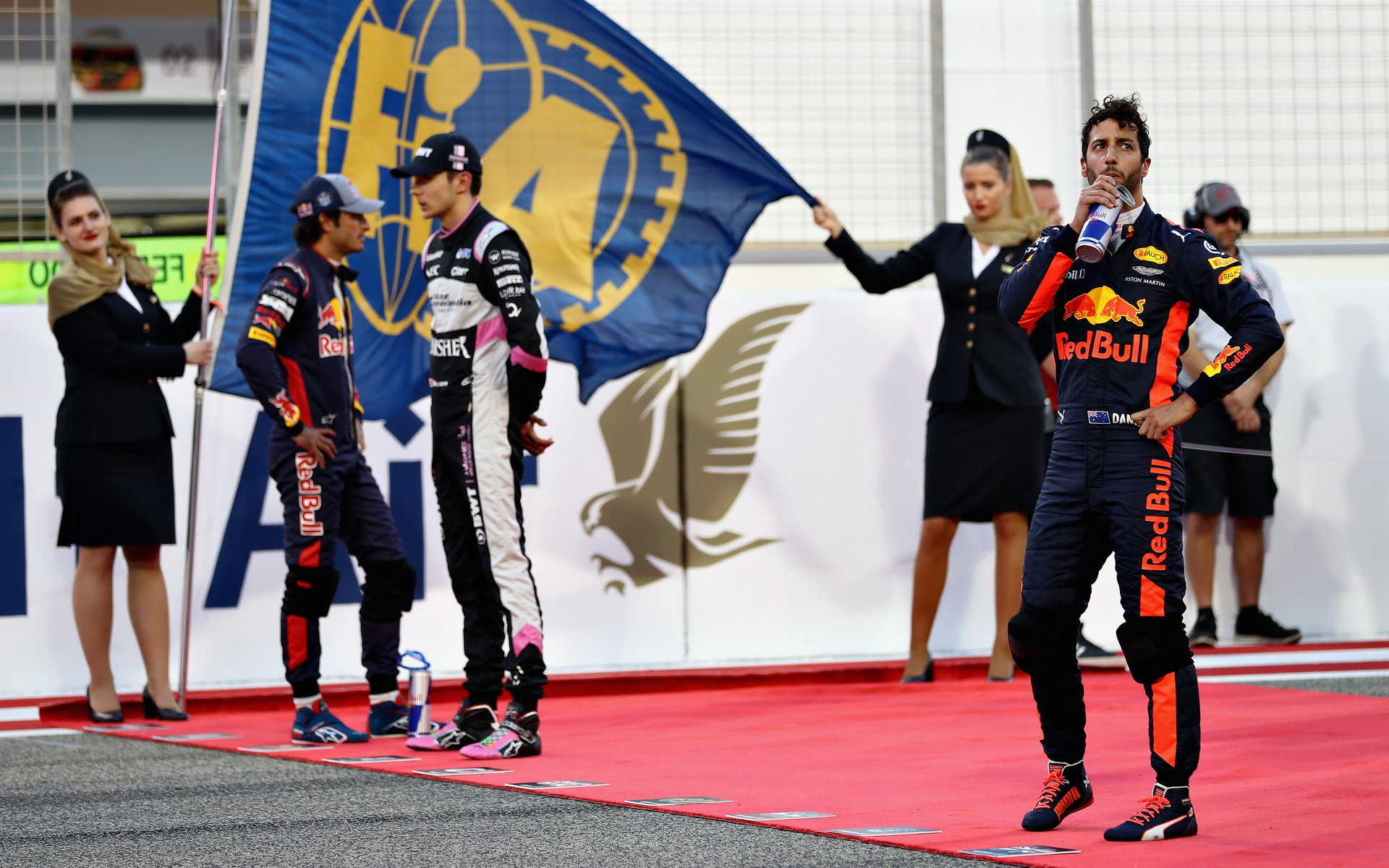Daniel Ricciardo před závodem v Bahrajnu