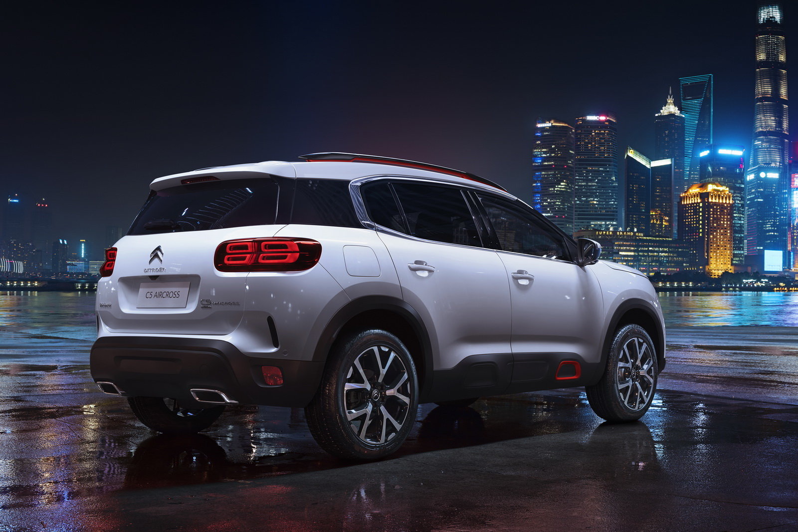 Citroën představí v Šanghaji nový C5 Aircross, který se velikostí řadí mezi Škodu Yeti a nový Kodiaq