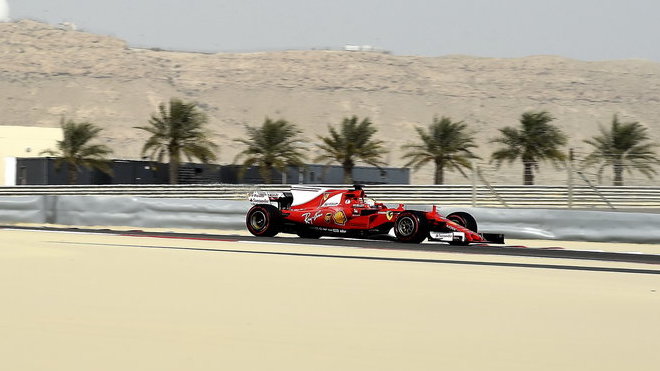 Sebastian Vettel při loňských testech v Bahrajnu