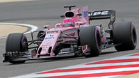 Esteban Ocon na ultra-měkkých pneumatikách při sezónních testech v Bahrajnu