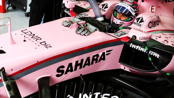 Sergio Pérez během testů v Bahrajnu