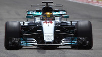 Lewis Hamilton během testování v Bahrajnu