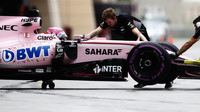 Esteban Ocon při sezónních testech v Bahrajnu