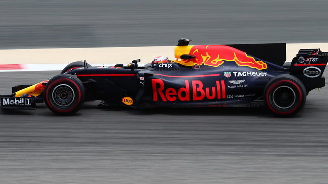 Pierre Gasly s Red Bullem při testování v Bahrajnu tento týden