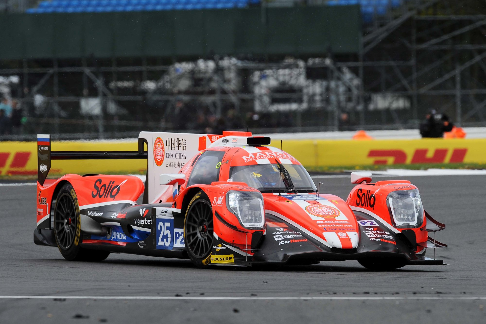 Prototyp Oreca 07 týmu CEFC Manor TRS Racing posádky Roberto Gonzales, Simon Trummer, Vitalij Petrov