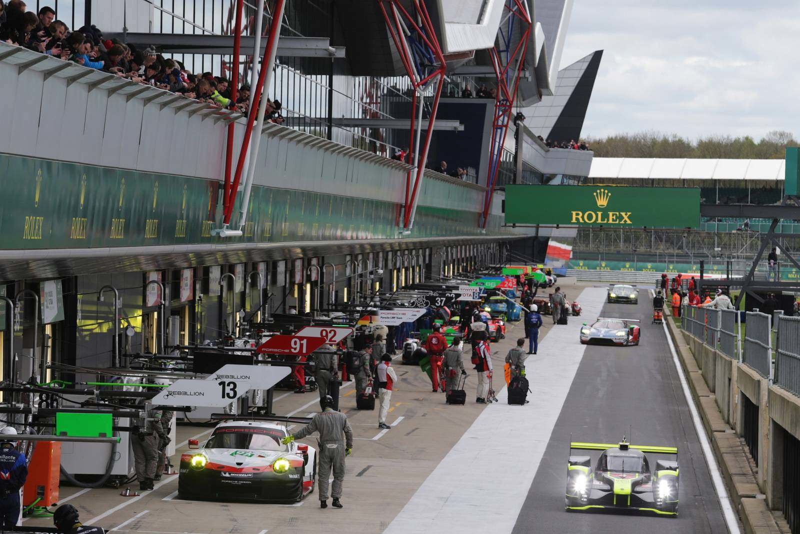 Prototyp LMP soukromého týmu ByKolles racing posádky Olever Webb, James Rossiter, Dominik Kraihamer