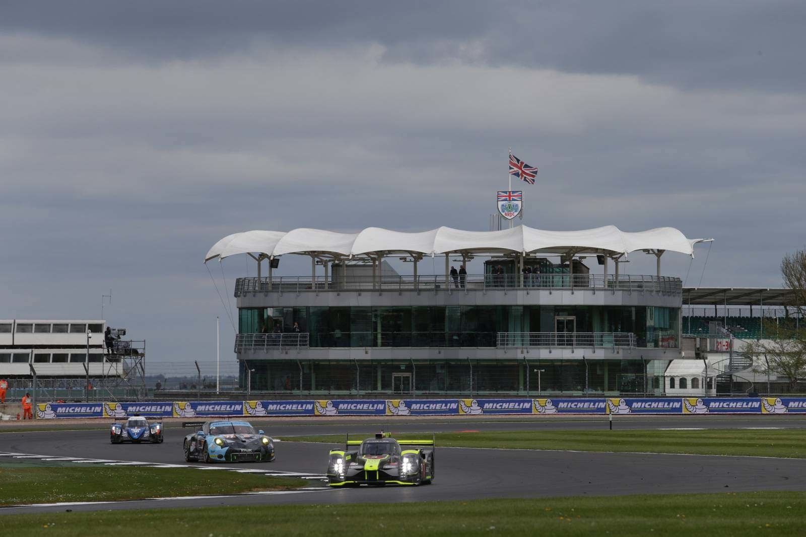 Prototyp LMP soukromého týmu ByKolles racing posádky Olever Webb, James Rossiter, Dominik Kraihamer