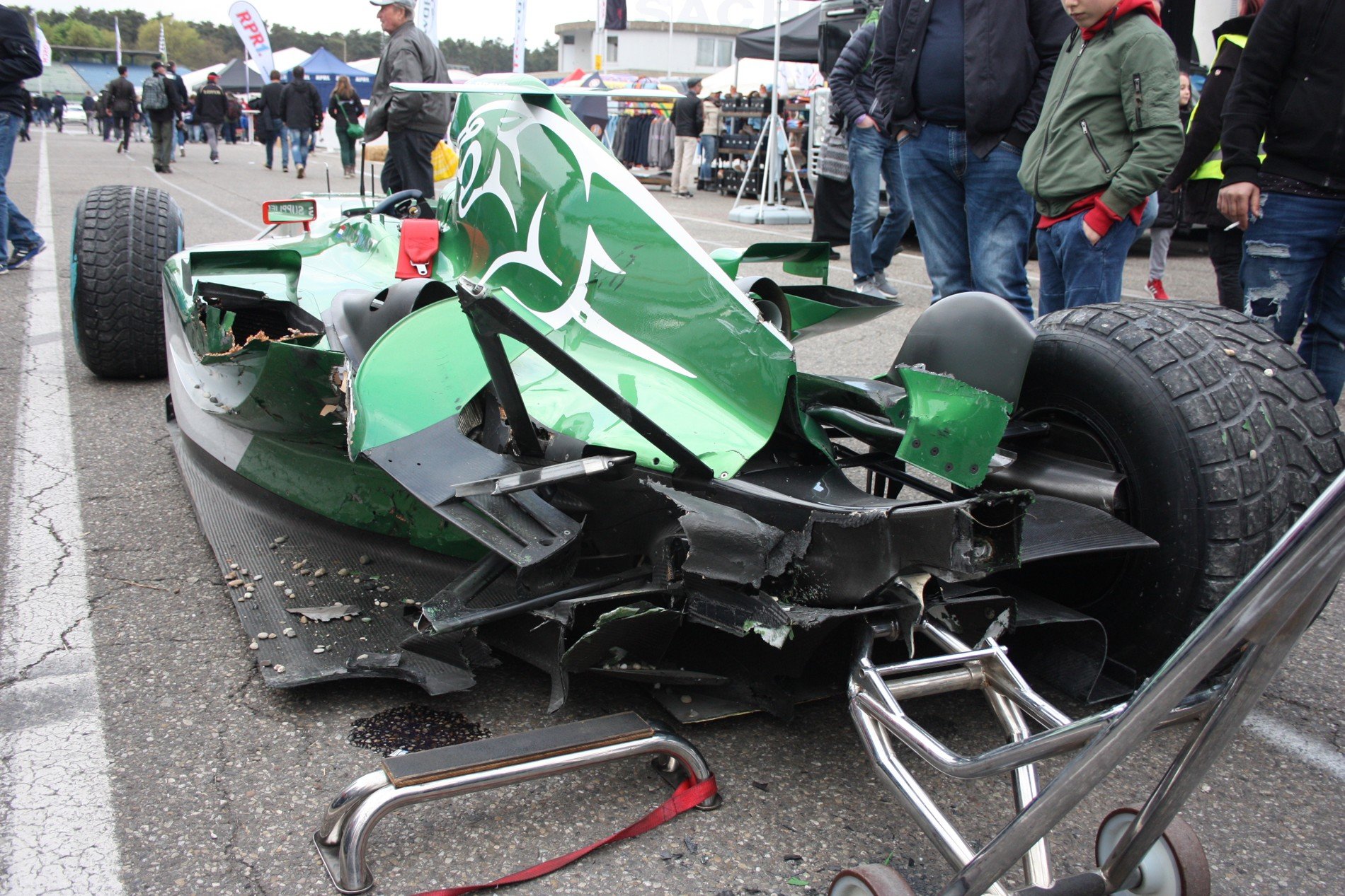 Jaguar R5 Klaase Zwarta po sobotní nehodě.