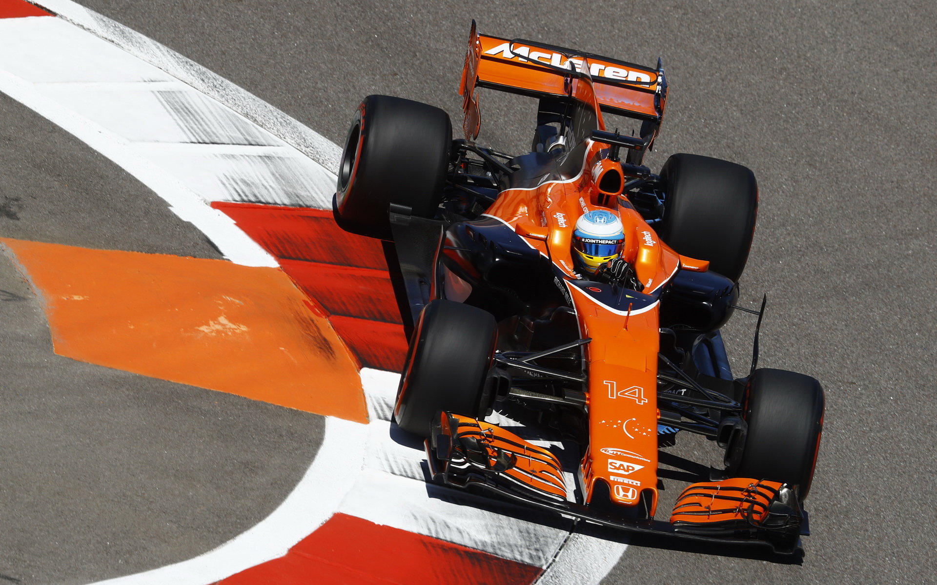 Fernando Alonso s McLarenem MCL32