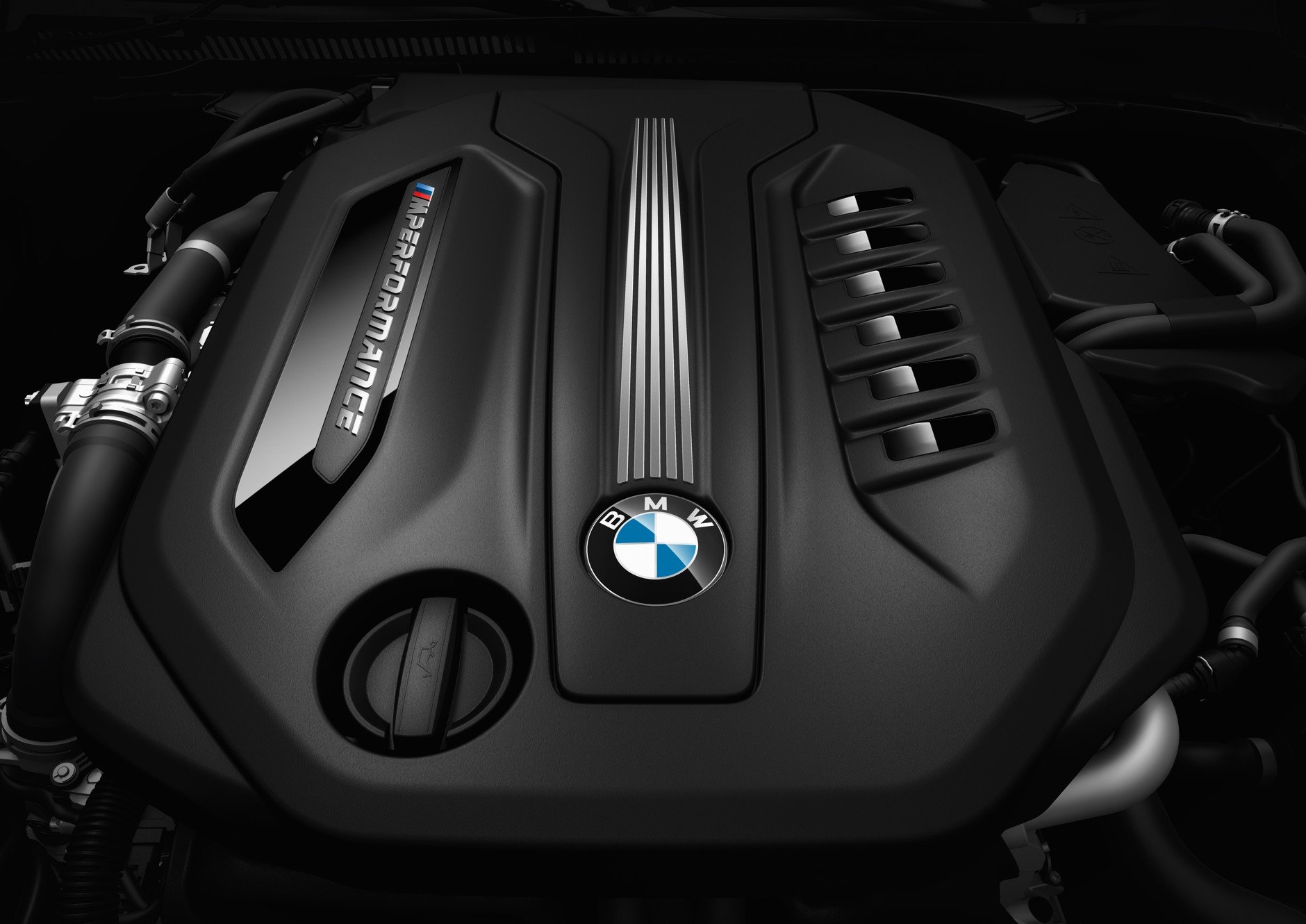 BMW M550d xDrive na semaforu raději nedráždit! Jeho šestiválcový turbodiesel je aktuálně nejsilnějším na trhu. Disponuje výkonem 400 koní při 4 400 otáčkách za minutu a točivý moment činí rovných 760 Nm