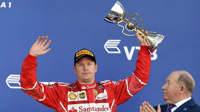 Kimi Räikkönen čekal na stupně vítězů 15 Grand Prix