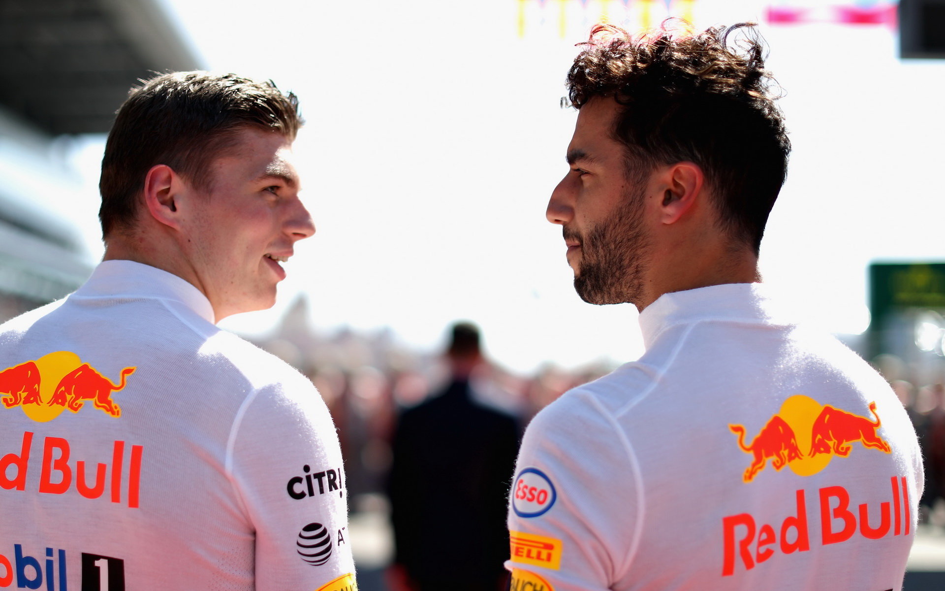 Max Verstappen a Daniel Ricciardo před závodem v Soči