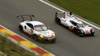 Porsche 911RSR s posádkou Richard Lietz, Frédéric Makowiecki (vlevo)